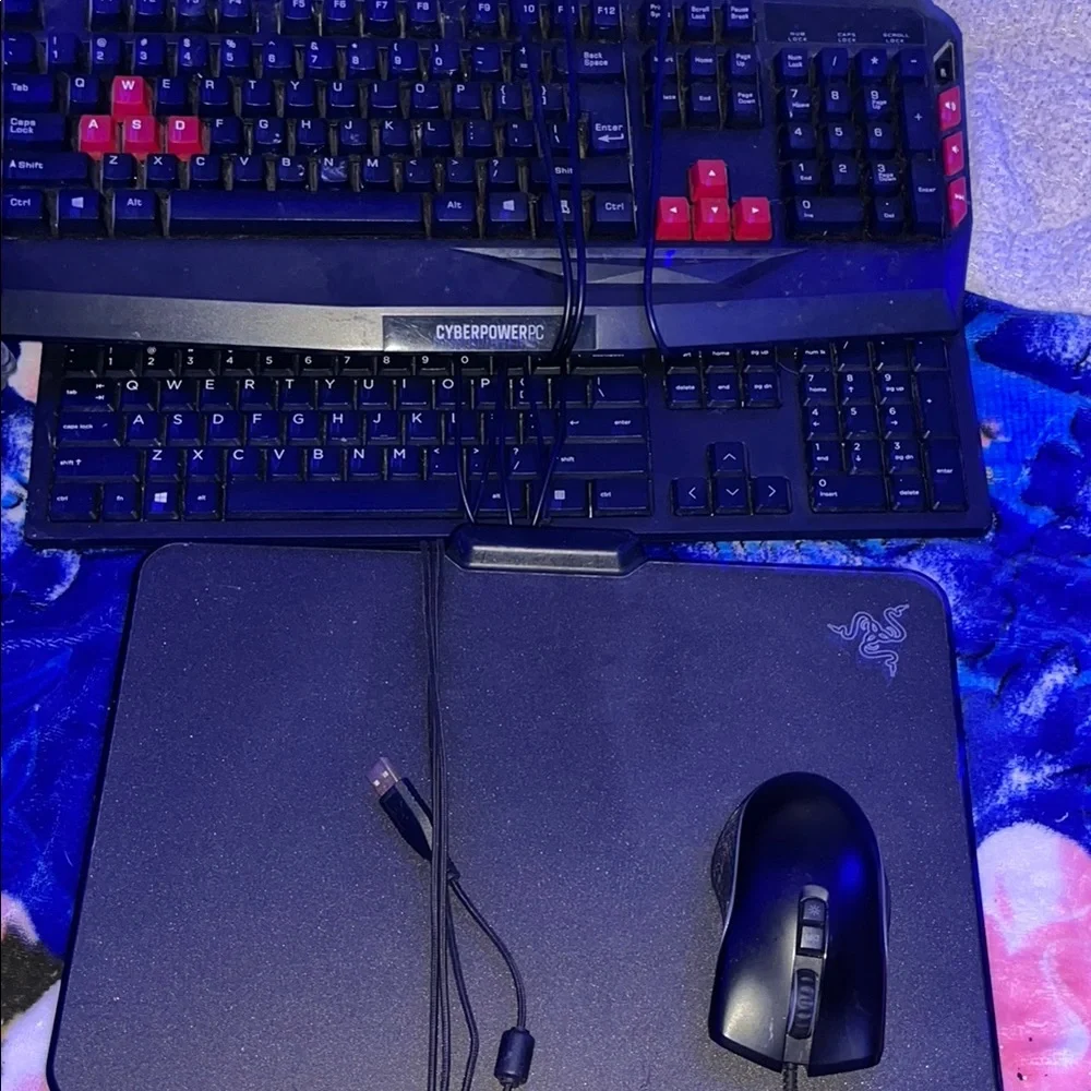 CyberPowerPC Keyboard and Razer Mouse Set - Picture 1 of 1